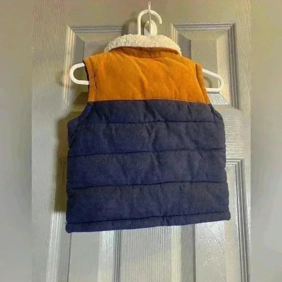 Baby boys puffer vest 6-12 months by Old Navy EUC - Picture 2 of 3